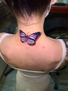 Tatuajes en cuello